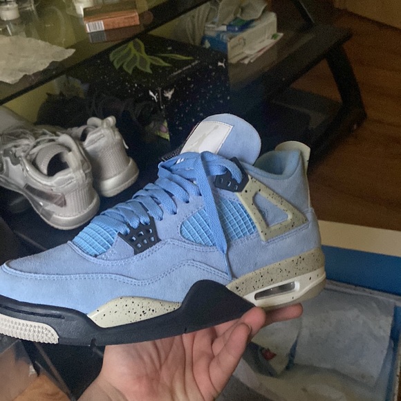 only worn 4-5 times need money for college class - Picture 5 of 6